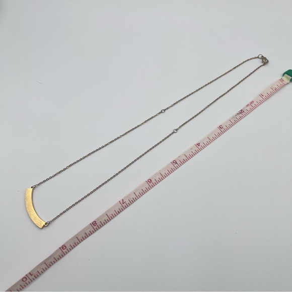 Curve Bar Necklace - Gold Plated - Picture 4 of 4